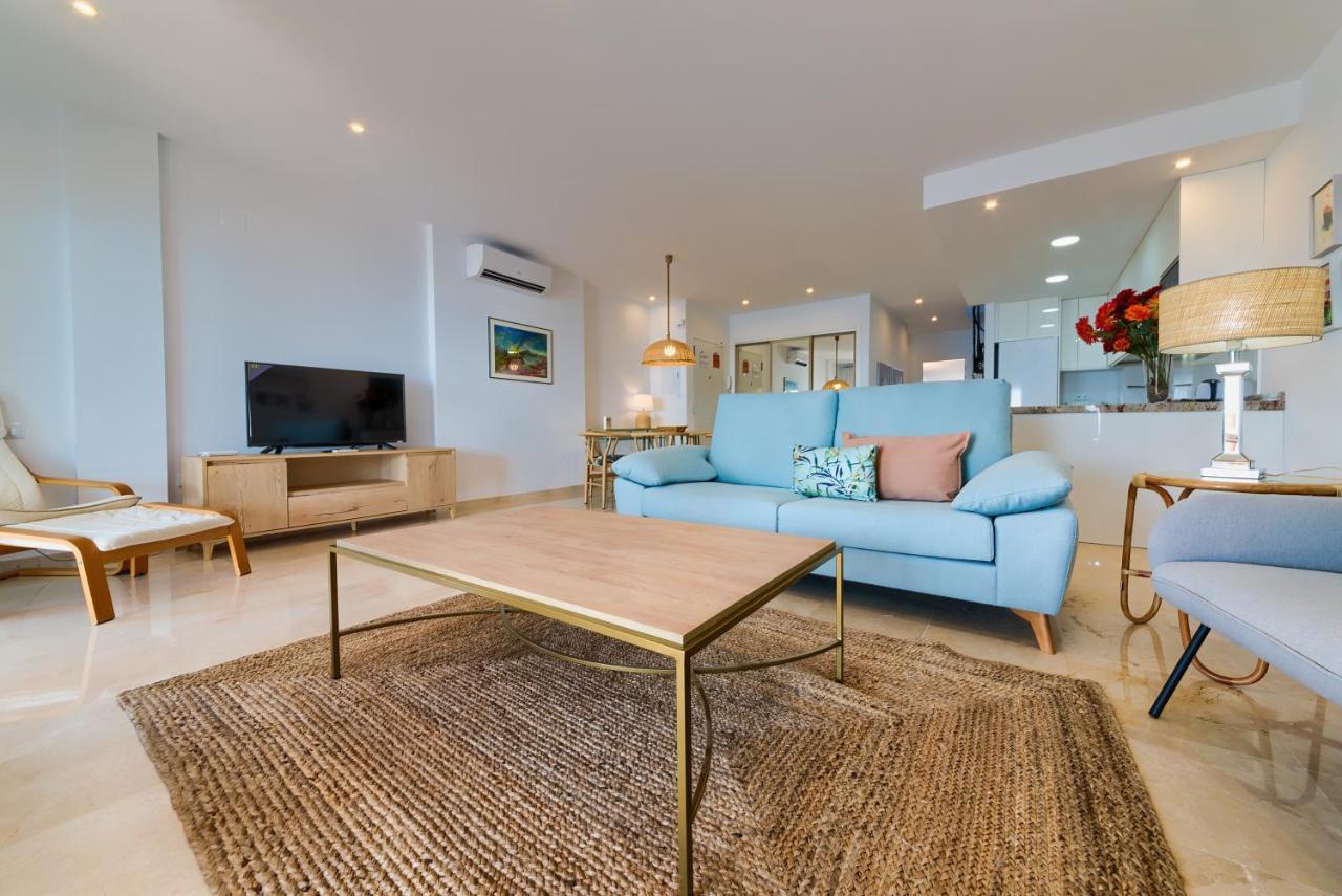 Holidays2Fuengirola Duplex With Stunning Sea View, Terraces,1St Line Beside Port Экстерьер фото