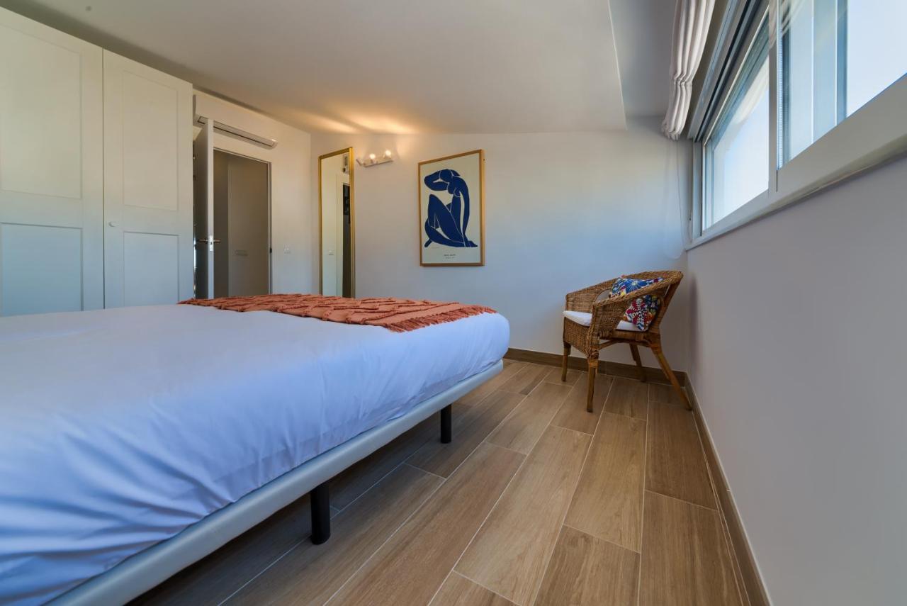 Holidays2Fuengirola Duplex With Stunning Sea View, Terraces,1St Line Beside Port Экстерьер фото