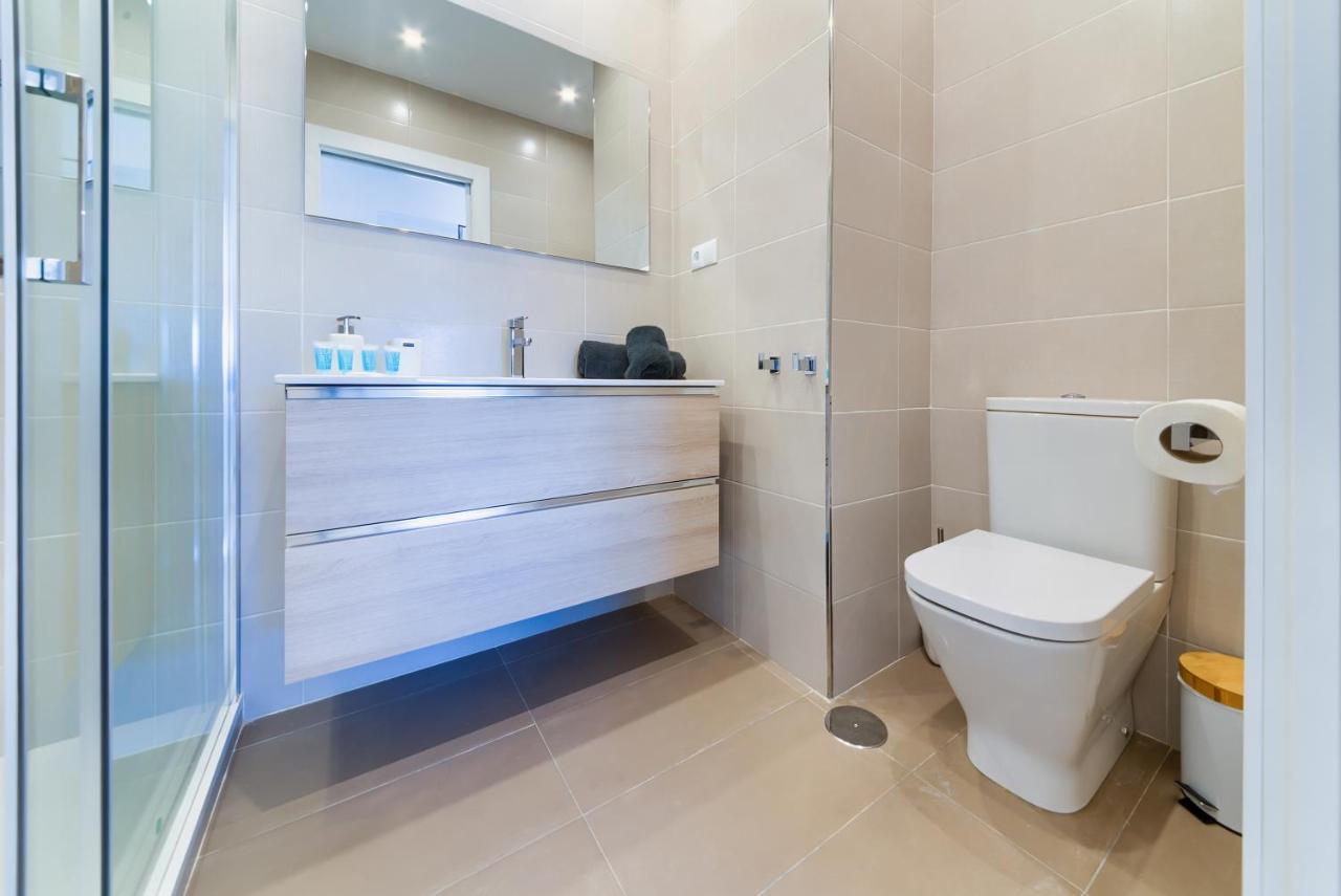 Holidays2Fuengirola Duplex With Stunning Sea View, Terraces,1St Line Beside Port Экстерьер фото